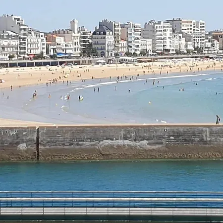 Vue Sur La Baie Des Sables *